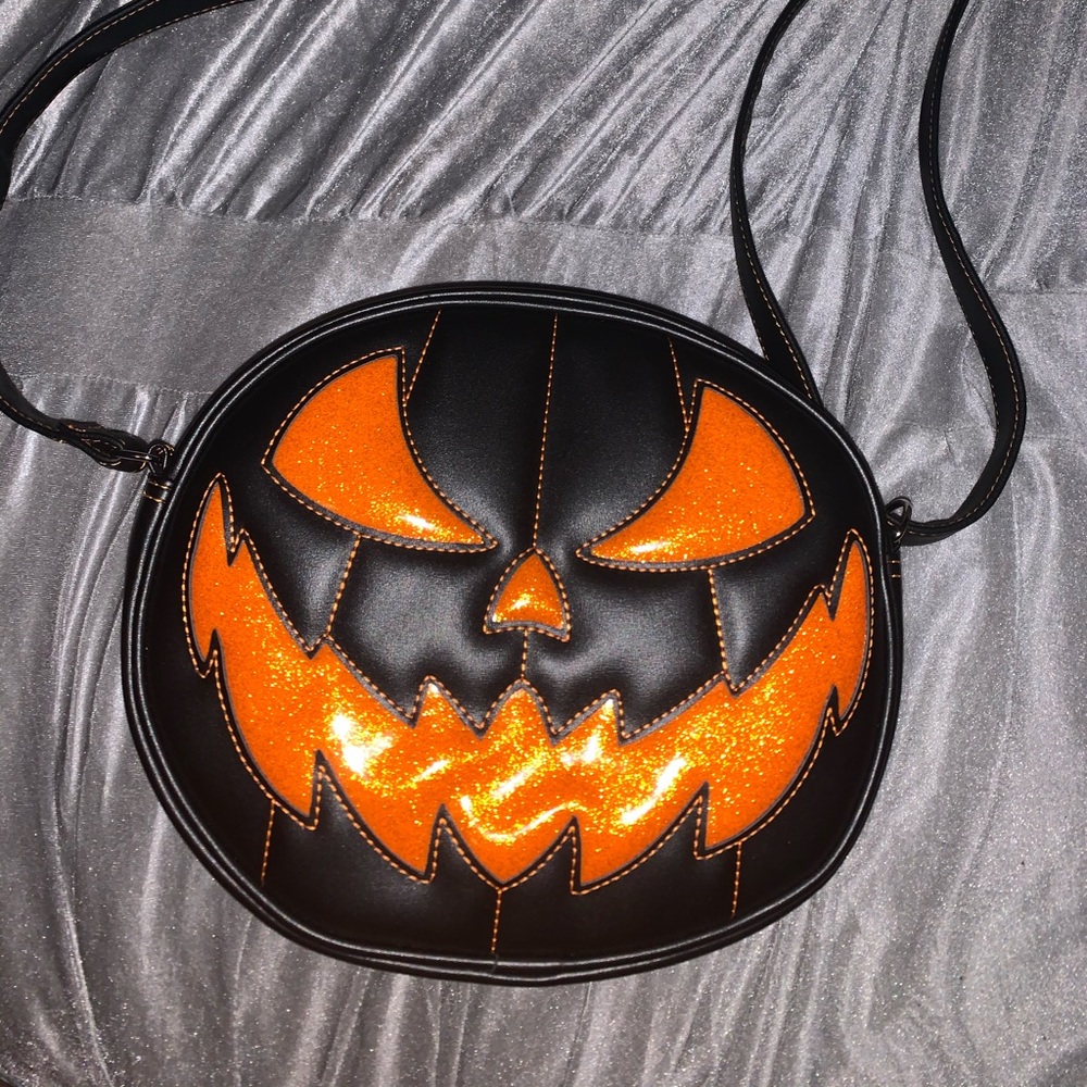New LovePainAndStitches Pumpkin Kult bag